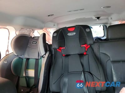 Zdjęcie 10 z 13 samochodu: 2019 CHEVROLET SUBURBAN C1500 LT VIN:1GNSCHKC0KR143994 - miniatura