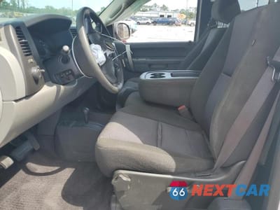 Zdjęcie 7 z 12 samochodu: 2011 CHEVROLET SILVERADO K1500 LS VIN:1GCRKREA7BZ206048 - miniatura