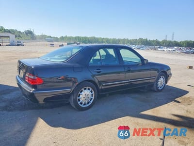 Trzecie zdjęcie samochodu z tyłu: 2000 MERCEDES-BENZ E 320 VIN:WDBJF65JXYB026868 - miniatura