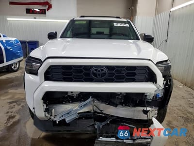 Piąte zdjęcie samochodu w środku: 2025 TOYOTA 4RUNNER TRD OFF-ROAD PREMIUM VIN:JTEVA5BR4S5048498 - miniatura