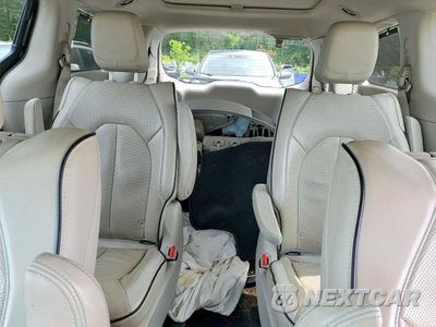 Zdjęcie 10 z 13 samochodu: 2018 CHRYSLER PACIFICA HYBRID LIMITED VIN:2C4RC1N79JR358487 - miniatura