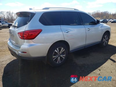 Trzecie zdjęcie samochodu z tyłu: 2019 NISSAN PATHFINDER S VIN:5N1DR2MM8KC585780 - miniatura