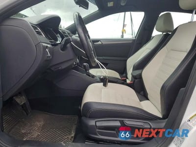 Zdjęcie 7 z 11 samochodu: 2016 VOLKSWAGEN JETTA SPORT VIN:3VWD17AJ6GM231259 - miniatura