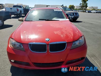 Piąte zdjęcie samochodu w środku: 2006 BMW 325 I VIN:WBAVB13526KR63862 - miniatura
