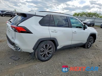 Trzecie zdjęcie samochodu z tyłu: 2024 TOYOTA RAV4 XLE PREMIUM VIN:4T3B6RFV0RU140220 - miniatura