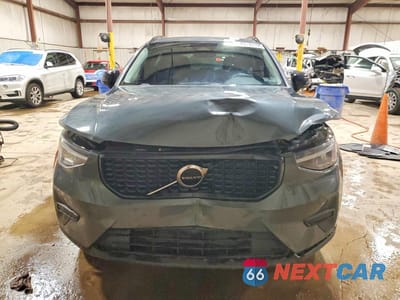 Piąte zdjęcie samochodu w środku: 2026 VOLVO XC40 CORE VIN:YV4L12UK0T2716467 - miniatura