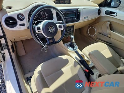 Zdjęcie 8 z 12 samochodu: 2013 VOLKSWAGEN BEETLE VIN:3VWJL7AT2DM683509 - miniatura