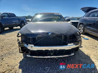 Piąte zdjęcie samochodu w środku: 2022 BMW M550XI VIN:WBA13BK03NCJ89878 - miniatura