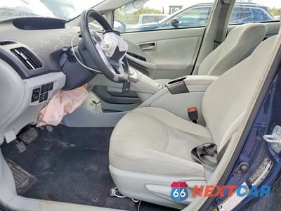 Zdjęcie 7 z 12 samochodu: 2015 TOYOTA PRIUS TWO VIN:JTDKN3DU8F1918705 - miniatura