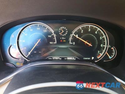 Zdjęcie 9 z 12 samochodu: 2016 BMW 740 I VIN:WBA7E2C56GG547050 - miniatura