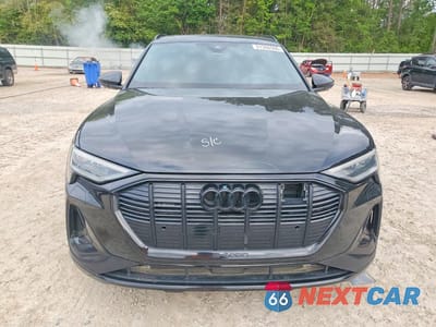 Piąte zdjęcie samochodu w środku: 2022 AUDI E-TRON CHRONOS VIN:WA1VABGE4NB040748 - miniatura