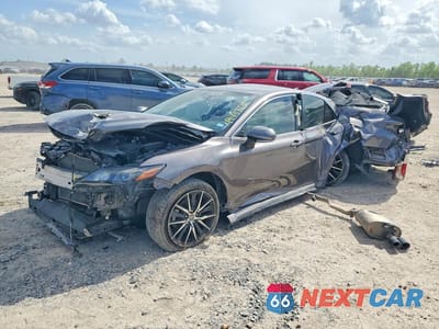 2022 TOYOTA CAMRY SE 4T1G11AK4NU692857 - główne zdjęcie licytacji z USA - miniatura