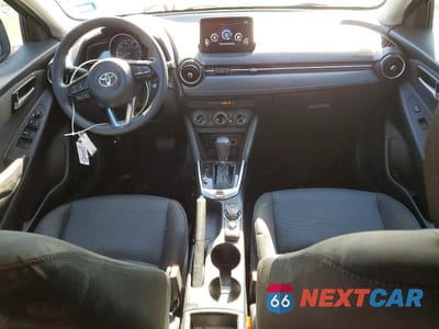 Zdjęcie 8 z 12 samochodu: 2019 TOYOTA YARIS LE VIN:3MYDLBYV3KY507392 - miniatura