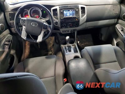Zdjęcie 8 z 11 samochodu: 2015 TOYOTA TACOMA V6 VIN:3TMLU4EN2FM195442 - miniatura