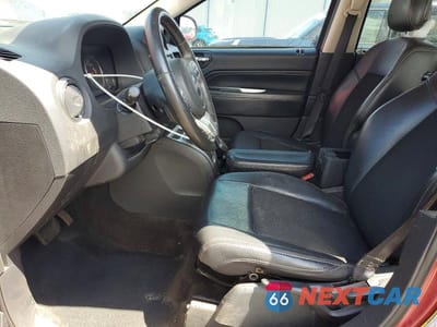 Zdjęcie 7 z 14 samochodu: 2014 JEEP COMPASS LATITUDE VIN:1C4NJCEB8ED507856 - miniatura