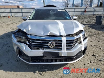 Piąte zdjęcie samochodu w środku: 2020 VOLKSWAGEN PASSAT R-LINE VIN:1VWMA7A38LC020626 - miniatura
