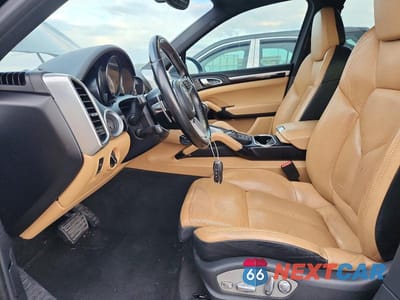 Zdjęcie 7 z 14 samochodu: 2017 PORSCHE CAYENNE VIN:WP1AA2A22HKA89551 - miniatura