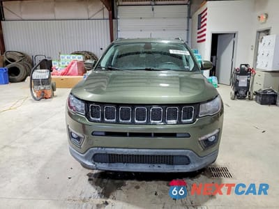 Piąte zdjęcie samochodu w środku: 2018 JEEP COMPASS LATITUDE VIN:3C4NJDBB6JT249058 - miniatura