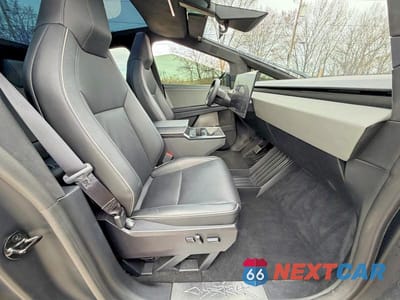 Piąte zdjęcie samochodu w środku: 2024 TESLA CYBERTRUCK VIN:7G2CEHEE3RA048554 - miniatura