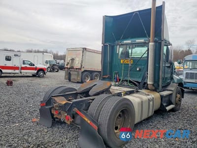 Czwarte zdjęcie samochodu z boku: 2017 MACK CXU612 SEMI TRUCK VIN:1M1AW01X7HM009751 - miniatura