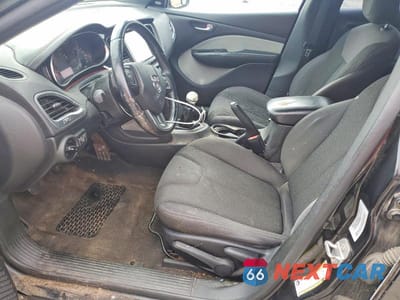 Zdjęcie 7 z 12 samochodu: 2015 DODGE DART SXT VIN:1C3CDFBB8FD181972 - miniatura