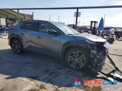 Czwarte zdjęcie samochodu z boku: 2023 TOYOTA BZ4X LIMITED VIN:JTMAAAAA1PA014217 - miniatura