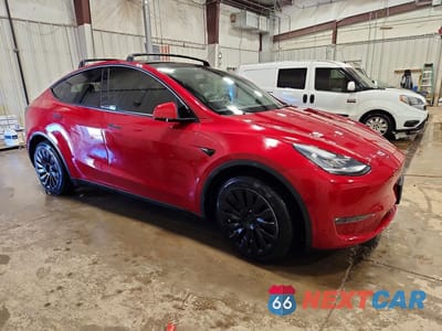 Czwarte zdjęcie samochodu z boku: 2021 TESLA MODEL Y VIN:5YJYGDEE7MF199145 - miniatura