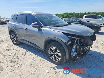 Czwarte zdjęcie samochodu z boku: 2021 NISSAN ROGUE SV VIN:5N1AT3BA4MC717486 - miniatura