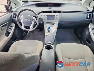Zdjęcie 8 z 12 samochodu: 2012 TOYOTA PRIUS TWO VIN:JTDKN3DU8C1593565 - miniatura