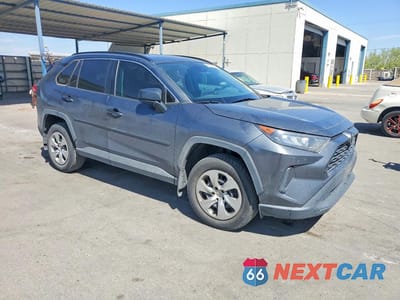 Czwarte zdjęcie samochodu z boku: 2021 TOYOTA RAV4 LE VIN:2T3H1RFV4MC118000 - miniatura