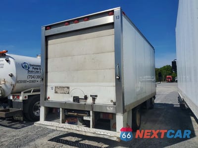Trzecie zdjęcie samochodu z tyłu: 2016 ISUZU NQR REFRIGERATED BOX TRUCK VIN:JALE5W164G7900557 - miniatura