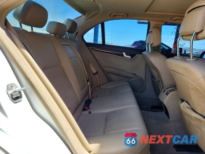 Zdjęcie 10 z 12 samochodu: 2013 MERCEDES-BENZ C 250 VIN:WDDGF4HBXDR284495 - miniatura