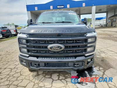 Piąte zdjęcie samochodu w środku: 2023 FORD F250 SUPER DUTY VIN:1FT8W2BM1PEE06749 - miniatura