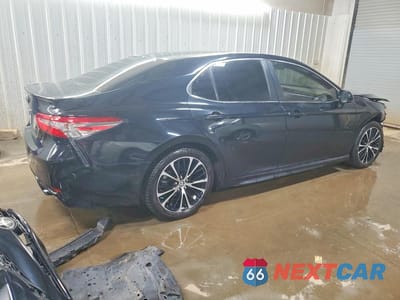 Trzecie zdjęcie samochodu z tyłu: 2018 TOYOTA CAMRY SE VIN:JTNB11HK7J3021277 - miniatura
