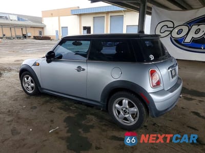 Drugie zdjęcie samochodu z przodu: 2007 MINI COOPER VIN:WMWMF33537TU60719 - miniatura