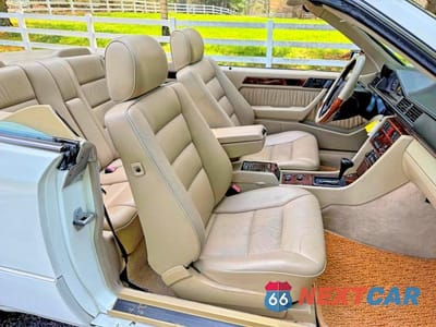 Piąte zdjęcie samochodu w środku: 1995 MERCEDES-BENZ E 320 VIN:WDBEA66E5SC282399 - miniatura