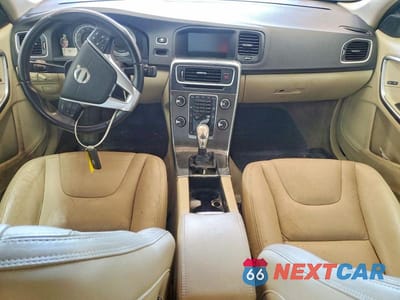 Zdjęcie 8 z 12 samochodu: 2013 VOLVO S60 T5 VIN:YV1612FS7D2180898 - miniatura