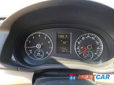 Zdjęcie 9 z 11 samochodu: 2013 VOLKSWAGEN PASSAT S VIN:1VWAP7A37DC148553 - miniatura