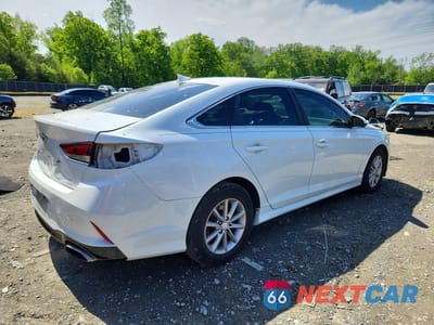 Trzecie zdjęcie samochodu z tyłu: 2018 HYUNDAI SONATA SE VIN:5NPE24AF4JH694030 - miniatura