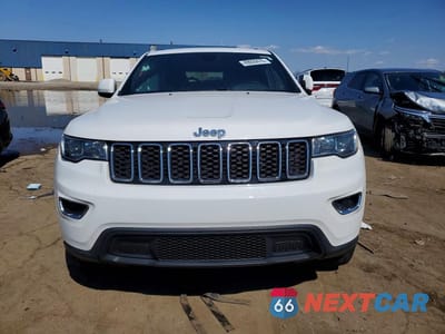 Piąte zdjęcie samochodu w środku: 2020 JEEP GRAND CHEROKEE LAREDO VIN:1C4RJFAG8LC417212 - miniatura