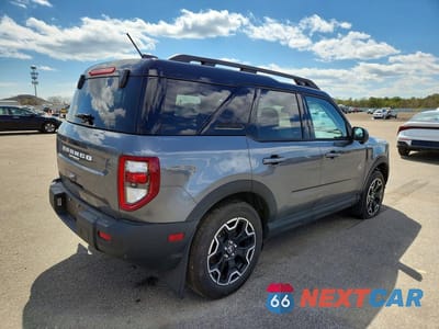 Trzecie zdjęcie samochodu z tyłu: 2025 FORD BRONCO SPORT OUTER BANKS VIN:3FMCR9CNXSRF84209 - miniatura