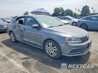 Czwarte zdjęcie samochodu z boku: 2017 VOLKSWAGEN JETTA S VIN:3VW2B7AJ6HM310159 - miniatura