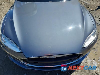 Zdjęcie 11 z 12 samochodu: 2013 TESLA MODEL S VIN:5YJSA1CN3DFP03442 - miniatura