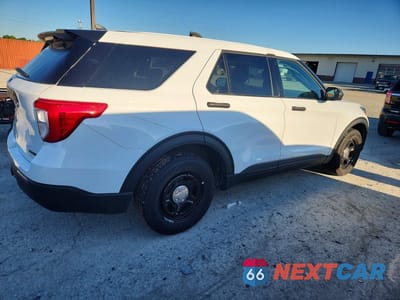 Trzecie zdjęcie samochodu z tyłu: 2024 FORD EXPLORER POLICE INTERCEPTOR VIN:1FM5K8AB5RGA48351 - miniatura