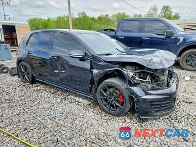Czwarte zdjęcie samochodu z boku: 2016 VOLKSWAGEN GTI S VIN:3VW5T7AU5GM034270 - miniatura