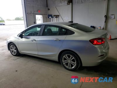 Drugie zdjęcie samochodu z przodu: 2019 CHEVROLET CRUZE LS VIN:1G1BC5SM3K7114008 - miniatura