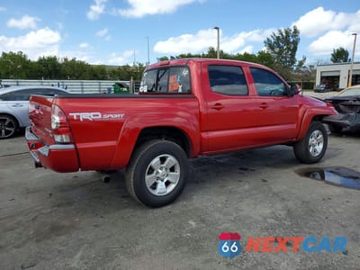 Trzecie zdjęcie samochodu z tyłu: 2015 TOYOTA TACOMA DOUBLE CAB VIN:5TFJU4GN0FX071507 - miniatura