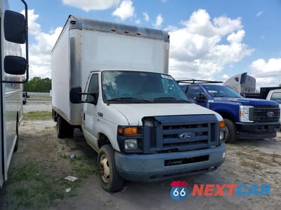 Czwarte zdjęcie samochodu z boku: 2016 FORD E350 BOX TRUCK VIN:1FDWE3FL5GDC45518 - miniatura