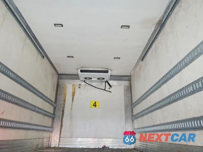 Zdjęcie 10 z 13 samochodu: 2016 ISUZU NQR REFRIGERATED BOX TRUCK VIN:JALE5W160G7901804 - miniatura