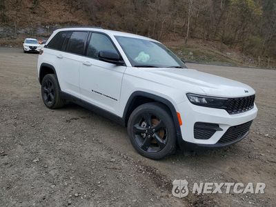 Czwarte zdjęcie samochodu z boku: 2025 JEEP GRAND CHEROKEE LAREDO VIN:1C4RJHAG1SC331783 - miniatura